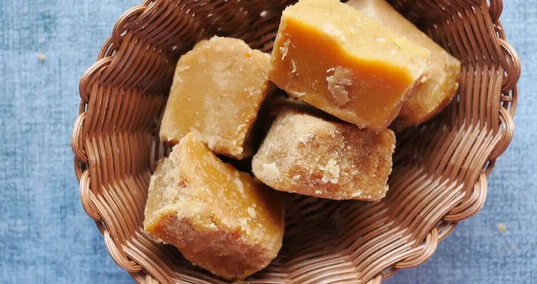 What happens on eating jaggery everyday during winters?