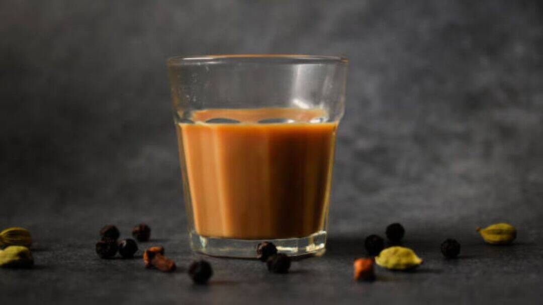 What happens when you add black pepper to your tea in winter?