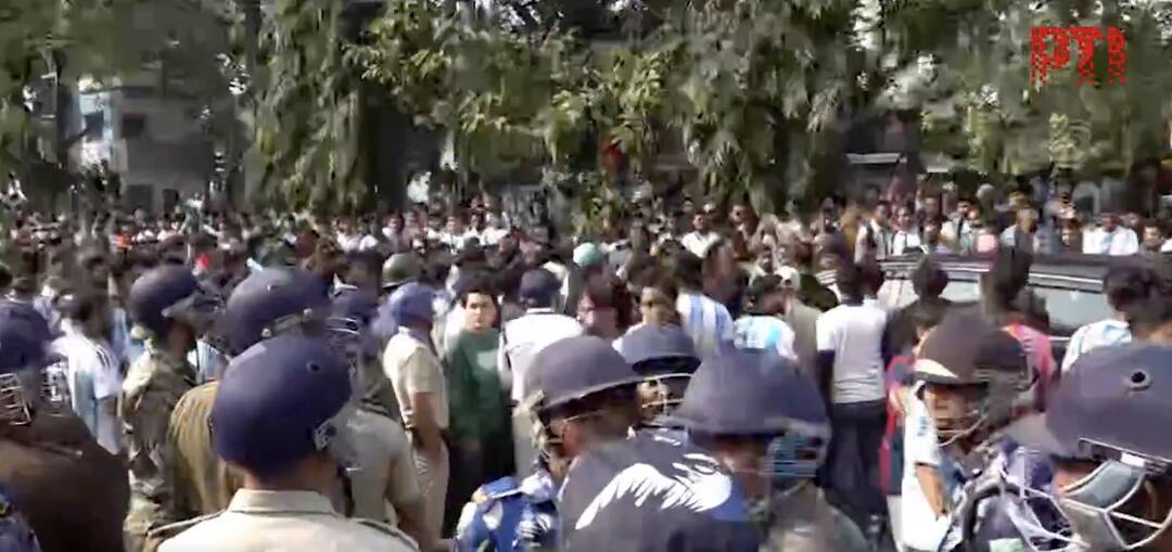 Police lathi charge fans protesting against mismanagement during Messi's event in Kolkata