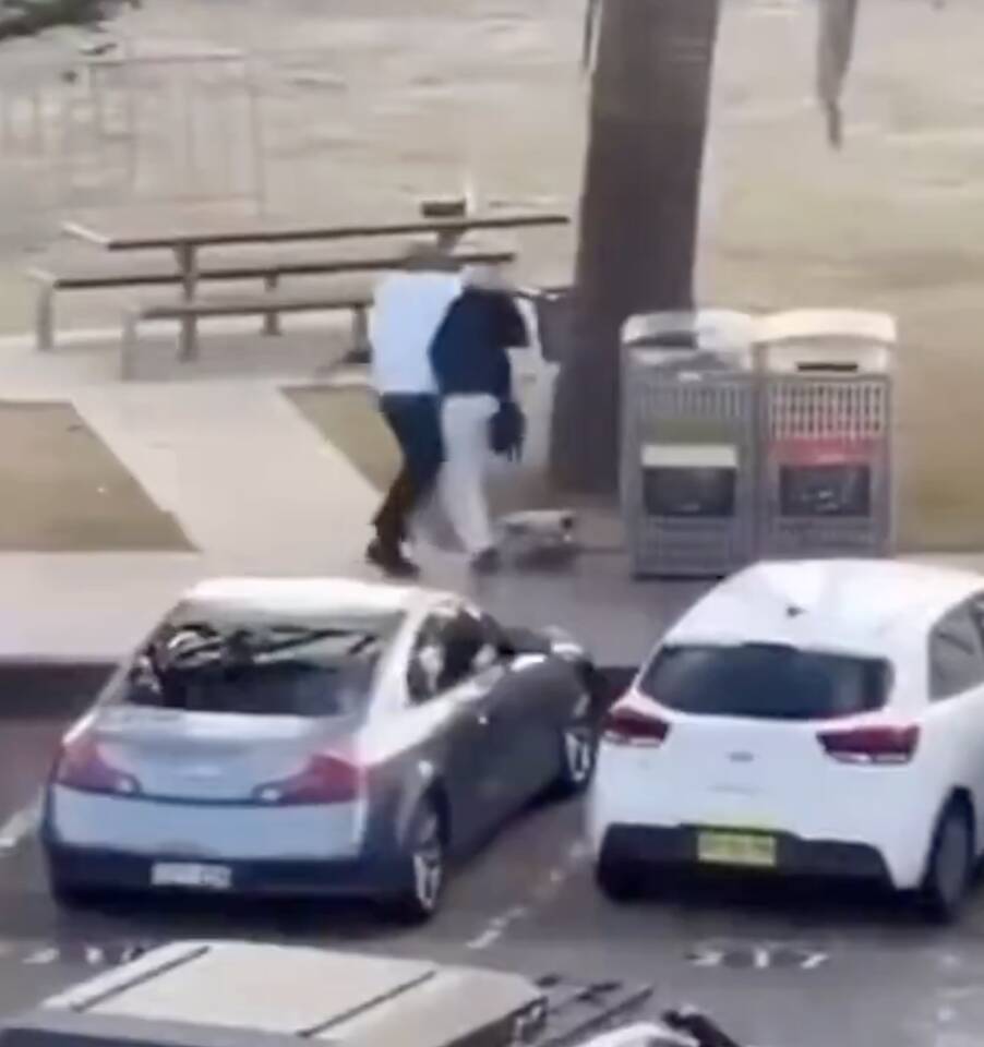 10 killed as gunmen open fire during Jewish festival in Australia