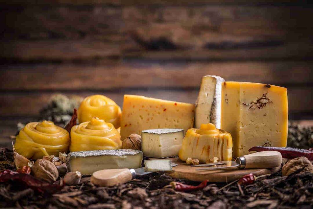 Some cheeses may aid heart health without raising risk: Dietitian