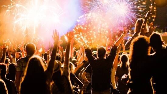 How can a person detox themselves after New Year's party?