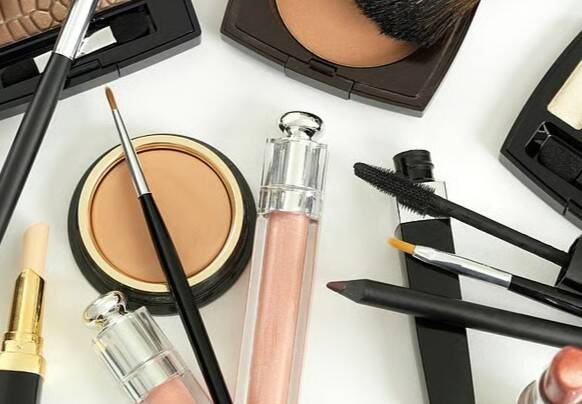 What is viral ‘Project Pan’ trend in the beauty community?