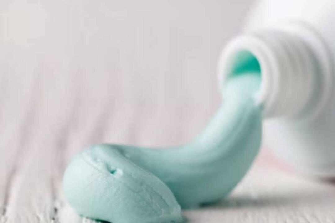 Why should people never put toothpaste on pimples?