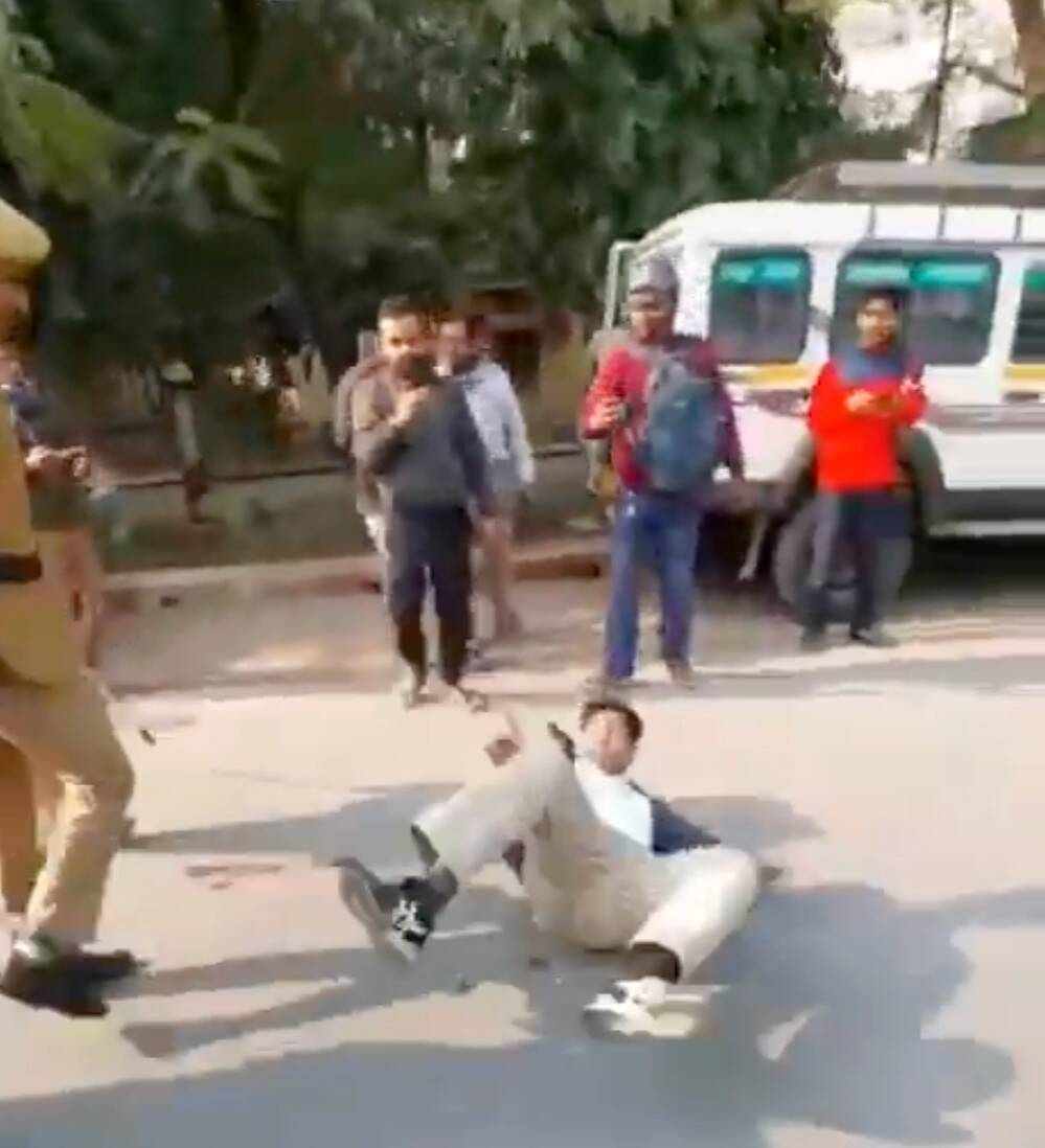 NSUI holds 'MGNREGA Bachao' protest in Varanasi, police foil it