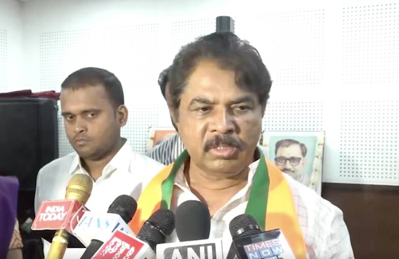 Money collected from K'taka liquor shops goes to Congress leadership: BJP