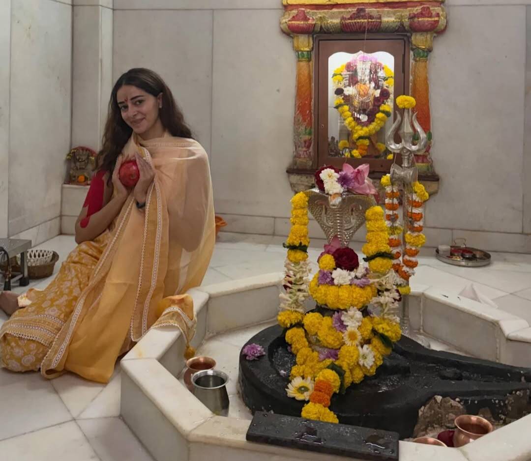 Ananya Panday steps out in no-makeup kurta look for temple visit