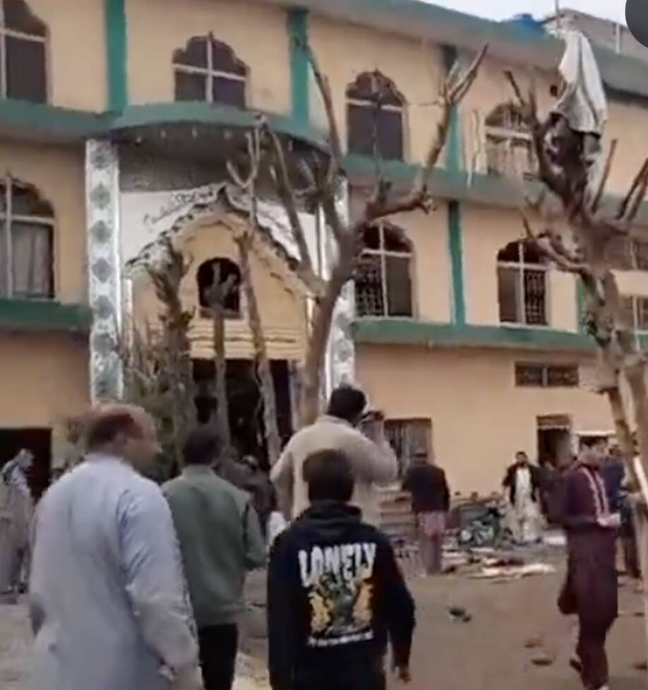 Death toll in Pakistan mosque suicide blast rises to 69, over 170 injured