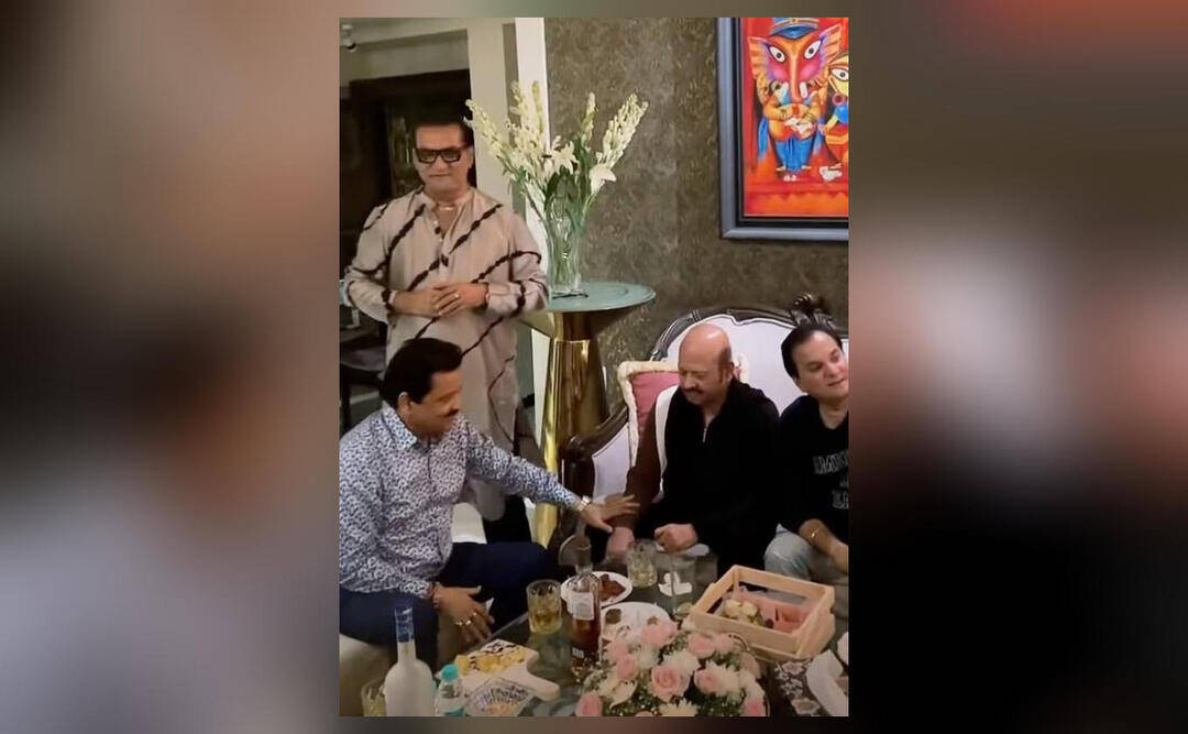 Video shows Udit Narayan drinking in front of Lord Ganesh's photo, criticised