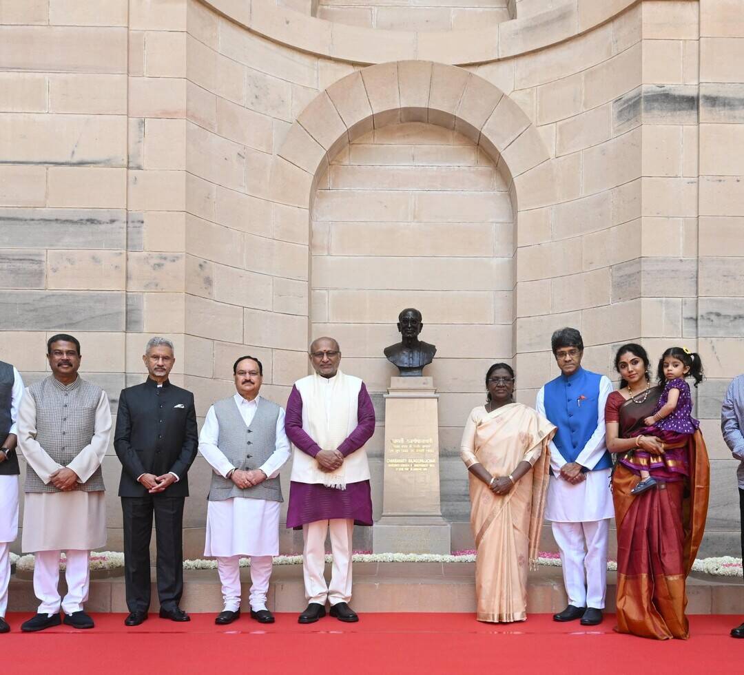 C Rajagopalachari’s statue replaces Lutyens' at Rashtrapati Bhavan