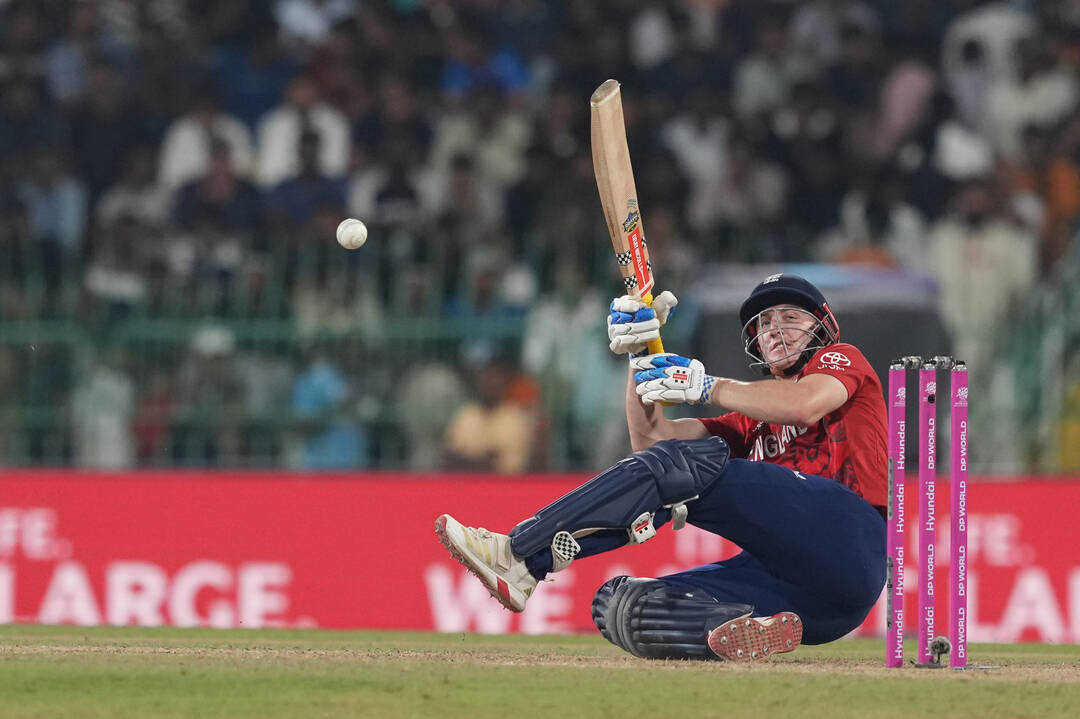 England defeat New Zealand in last over, Pakistan stay alive in T20 World Cup 2026