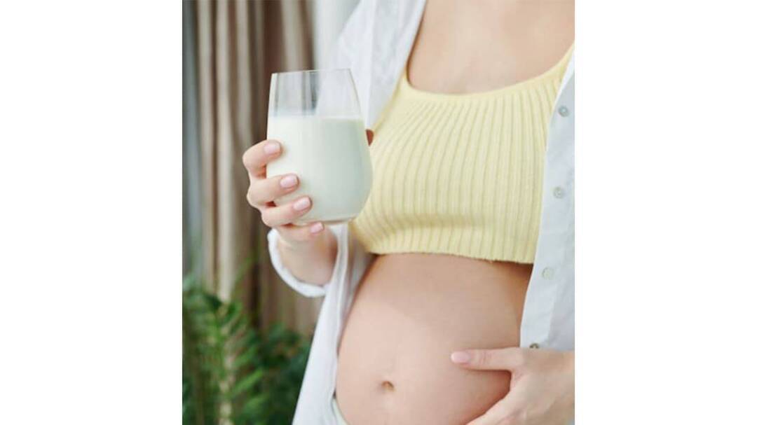 'Eating for two' pregnancy myth can lead to health risks: Experts