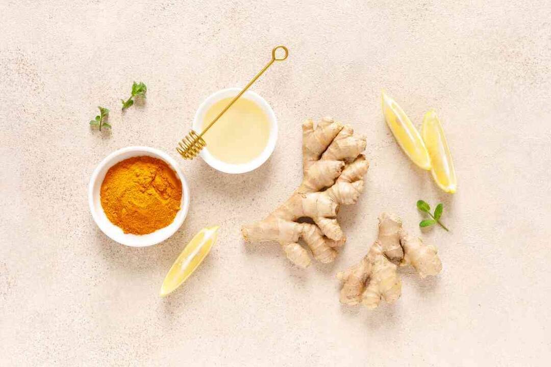 Fact check: Can ginger-turmeric shots reduce belly fat?