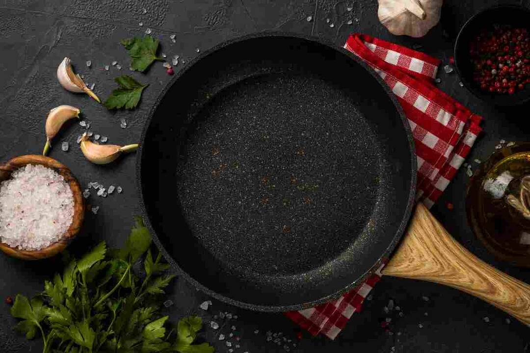 Do non-stick pans raise ovarian cancer risk?