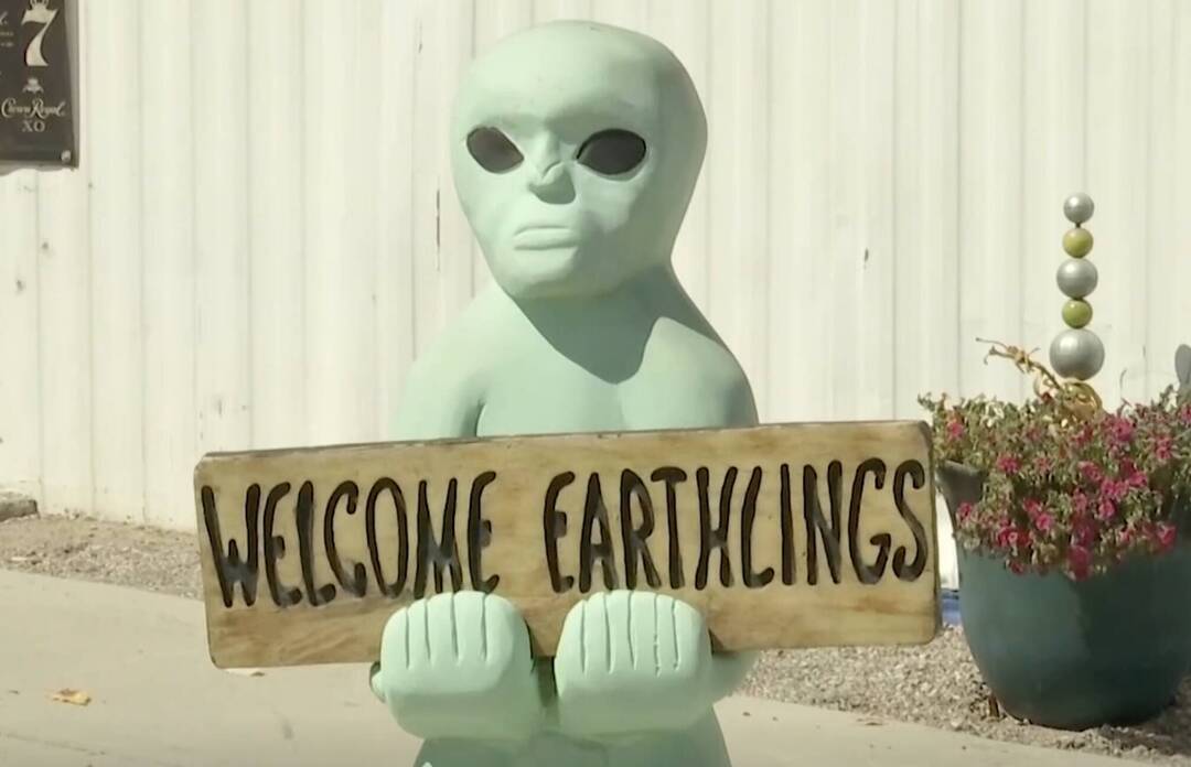 White House registers alien.gov and aliens.gov domains