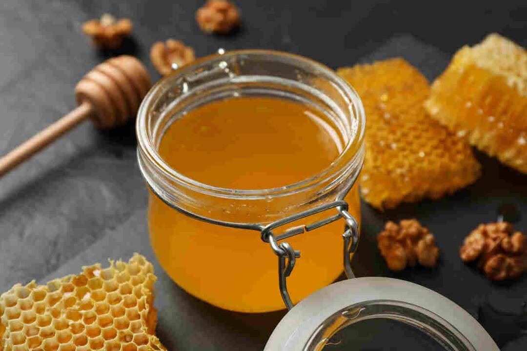 Fact check: Can honey heal wounds faster than medicine?
