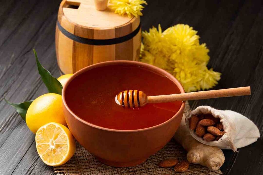 Can honey and lemon juice treat skin pigmentation?