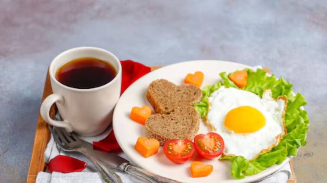 How does skipping breakfast affect mental health?