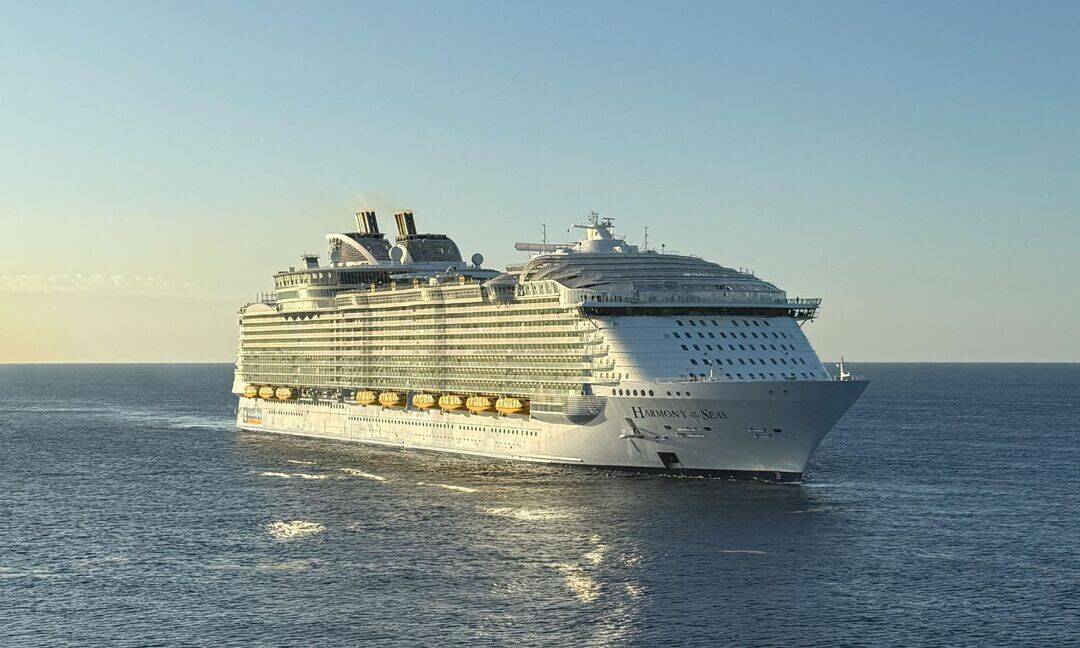 Spain evacuates MV Hondius passengers to Madrid