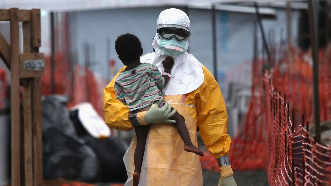 How does Ebola spread and why is it difficult to diagnose?