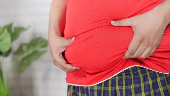 Why do many people struggle to lose weight despite dieting?