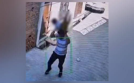 Man repeatedly smashes 1-yr-old to ground & kills him to marry his mother; police shoots man