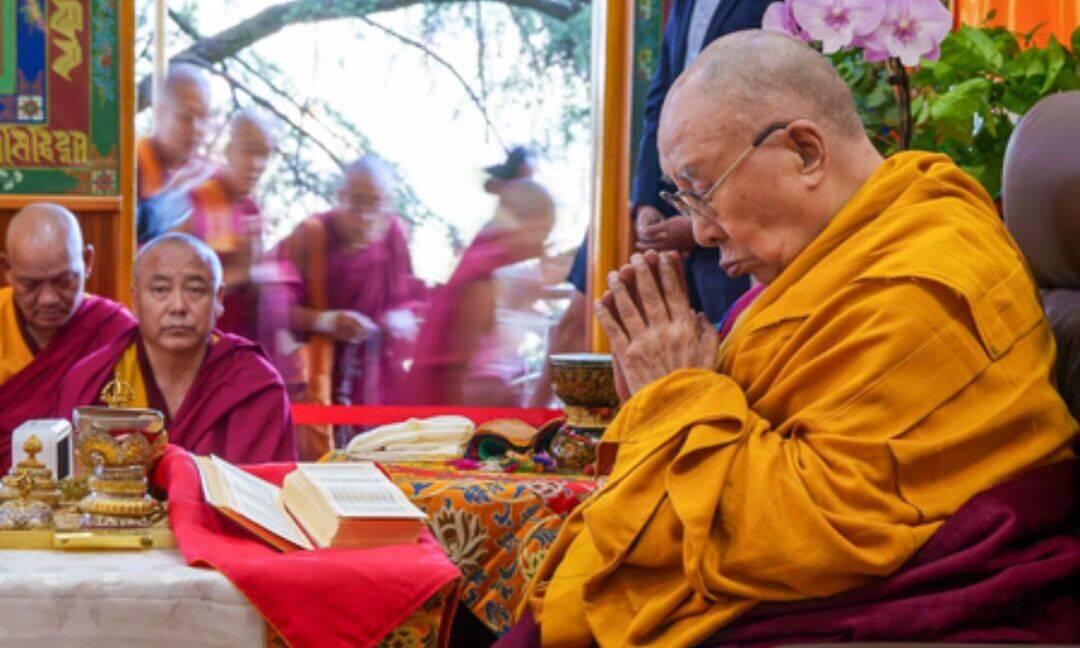 Dalai Lama undergoes successful knee replacement