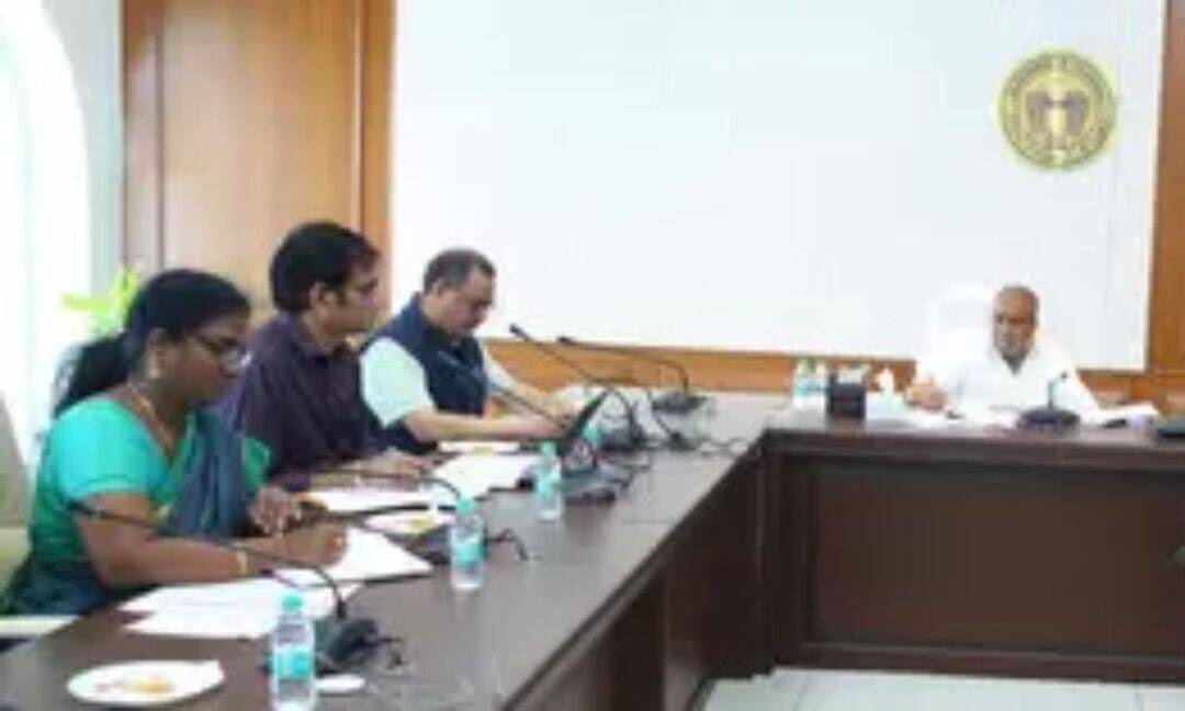 Telangana to act on false info by Ebola-affected travellers