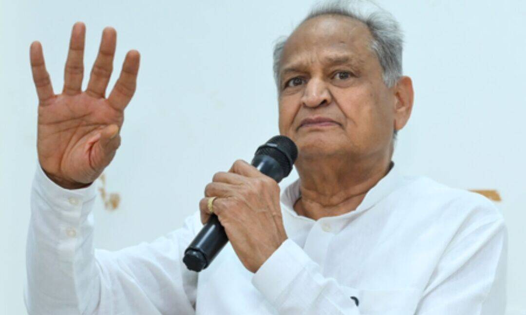Gehlot demands probe in maternal deaths cases in Rajasthan