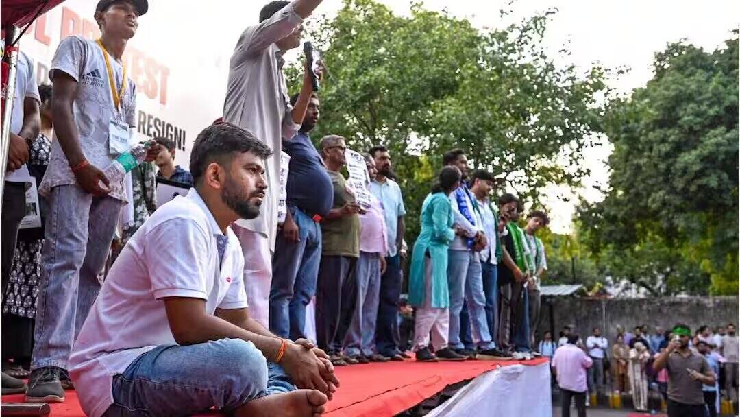 Cockroach party announces 'diaper donation drive' against Education Minister