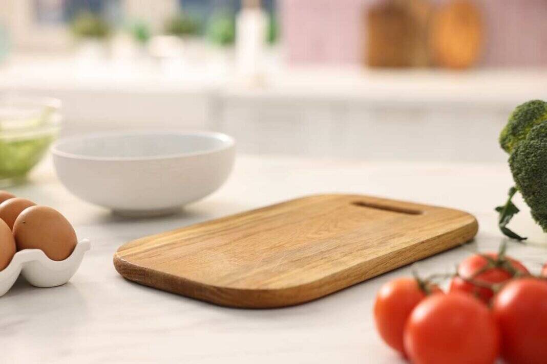 Wooden vs plastic chopping boards: which is safer to use?