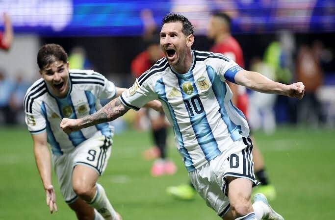 What did Argentina head coach Scaloni mean by calling Messi and teammates 'Indians'?