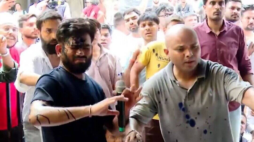 Woman throws black ink at Cockroach Janta Party founder Abhijeet Dipke's face, video surfaces