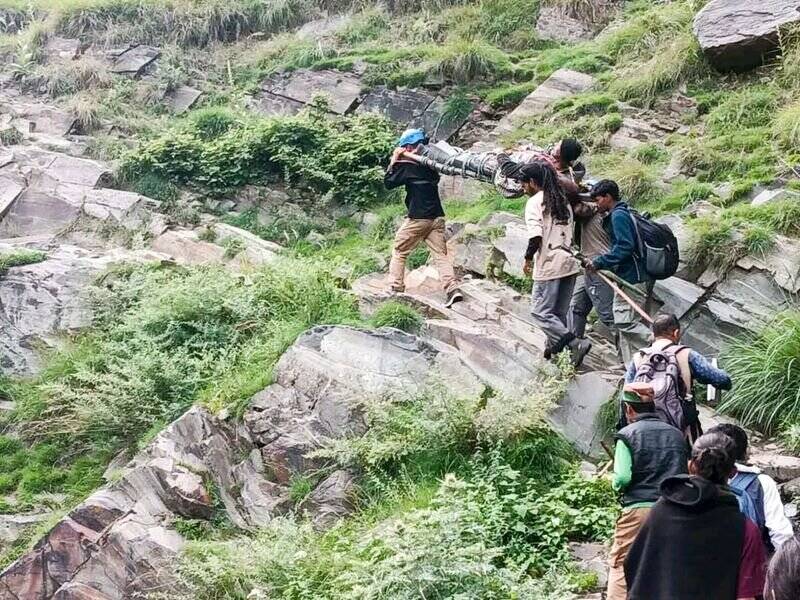 13-member team treks 24 hours to save critically ill HP shepherd