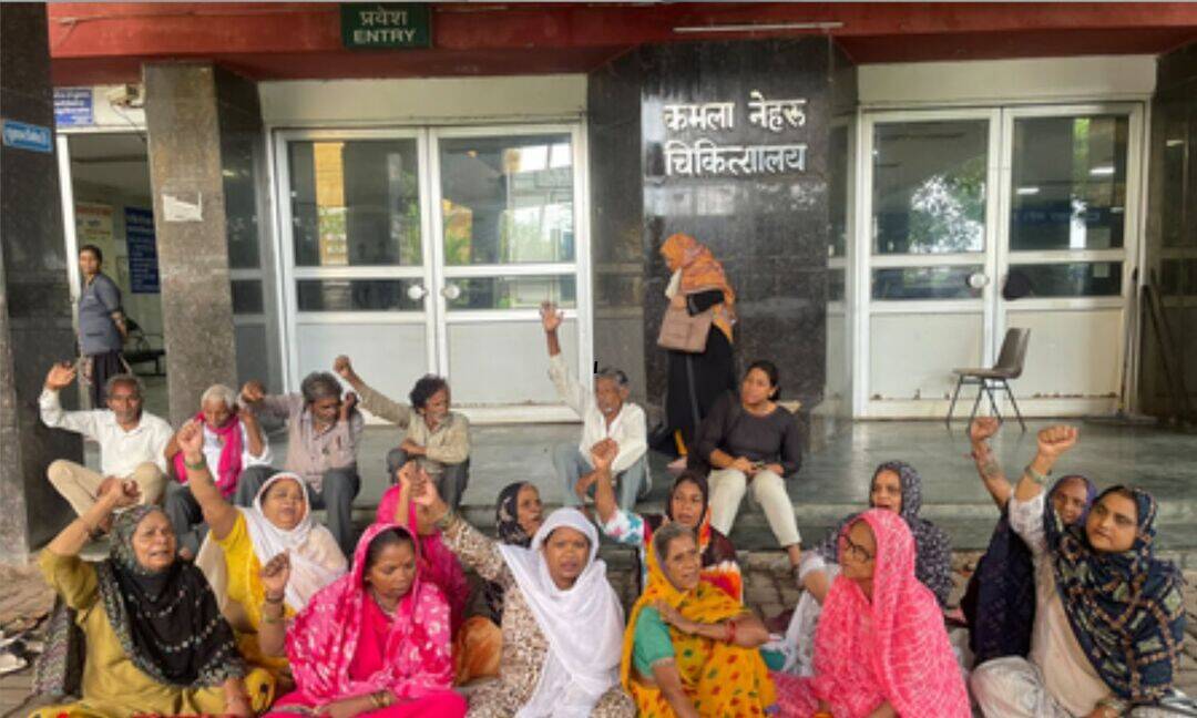 Gas tragedy survivors protest hospital relocation plan