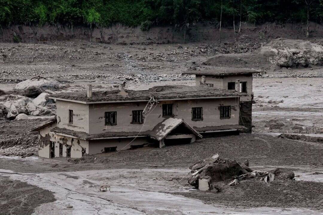 Over 600 dead after flash floods in Nepal