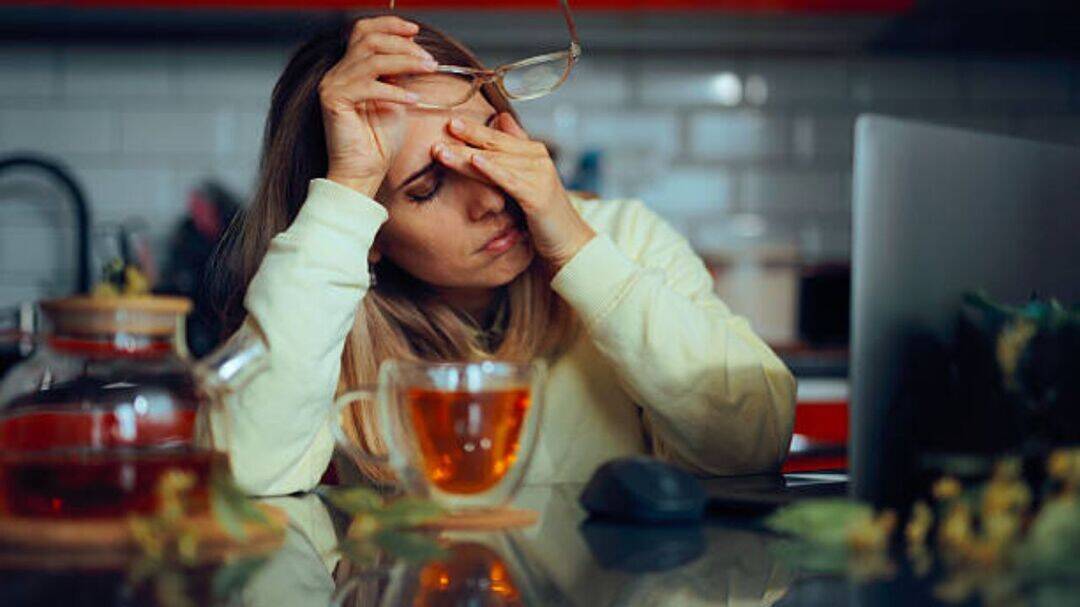 Experts explain which teas may ease or worsen headaches