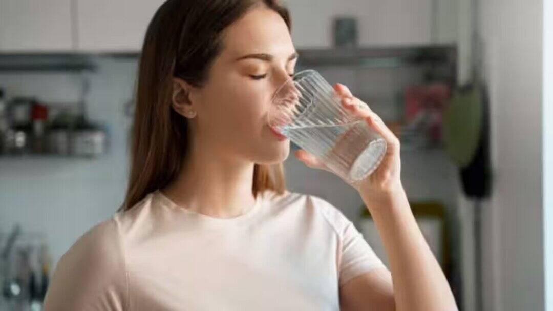 Drinking water after waking up: What happens to your body?