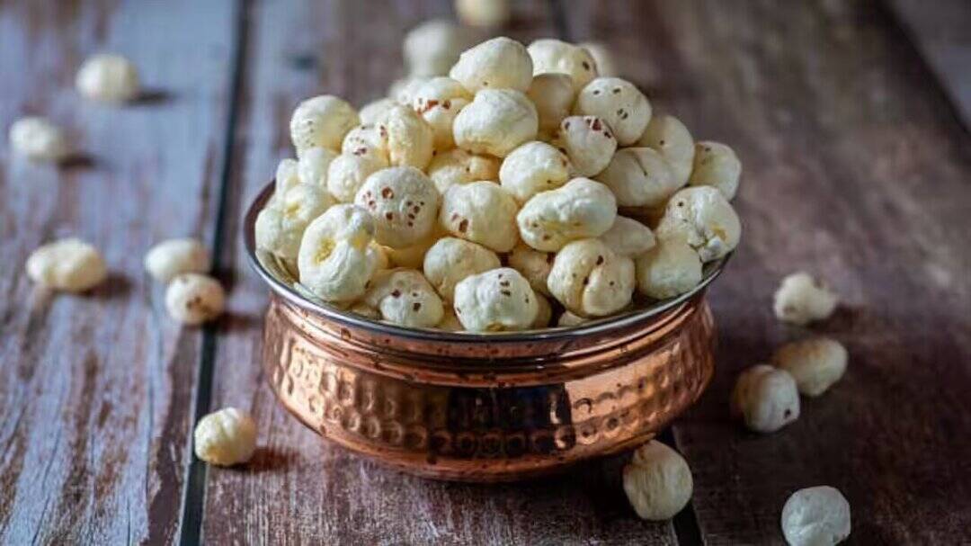 Why makhana is a smart snack for those facing thyroid issues? 