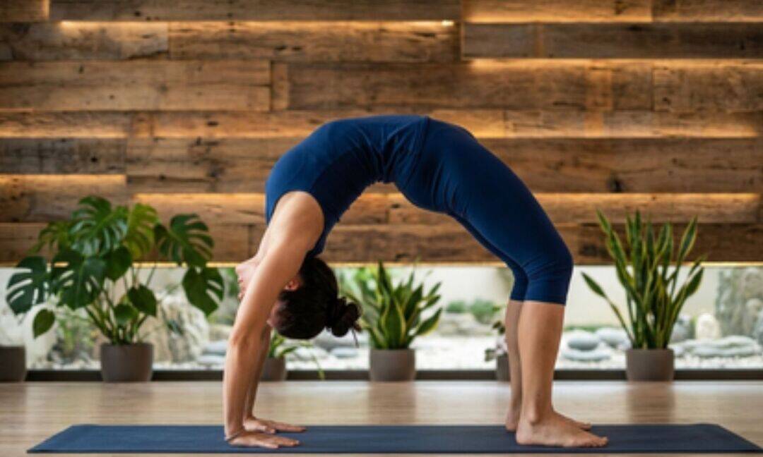 Chakrasana: Know its benefits and the right way to practise