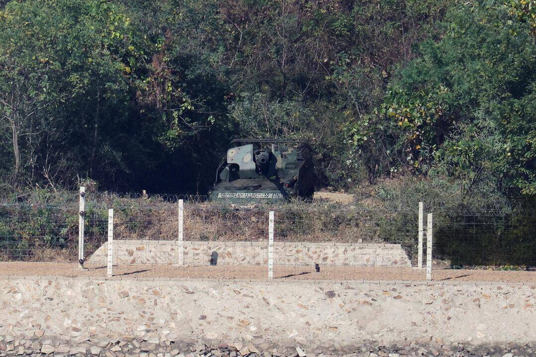 North Korea deploys howitzer, armoured vehicles at border as tensions with South Korea rise