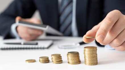 Top 1% of Indians hold 40% of wealth, bottom 50% have 6.4%: Report