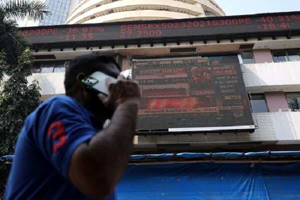 Stock market ends holiday-shortened week in positive terrain