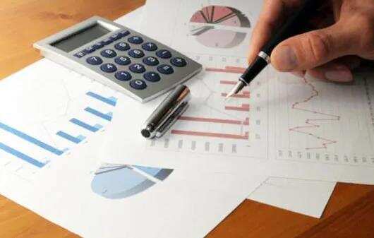 What is the 60:40 rule of investment?  