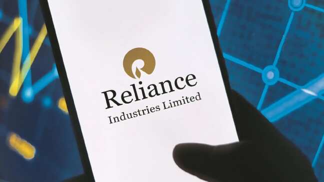 Reliance Industries shares wipe out ₹1.35 lakh cr from investor wealth in just 7 days