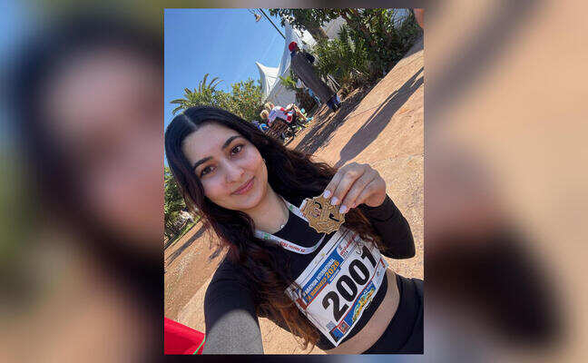 India-origin CEO claims his COO took 16-hr flight for marathon, returned to office with bags