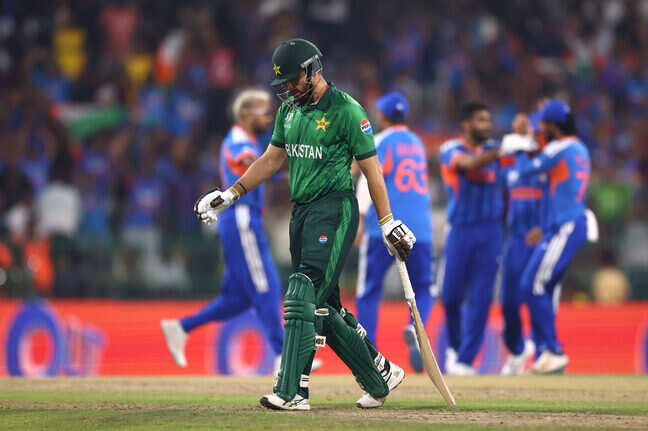 Billionaire Goenka mocks Team Pakistan, says 'Fools lose twice, Pakistan lose repeatedly'