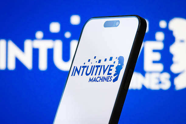 LUNR stock falls 10% as NASA pauses Moon Gateway plan