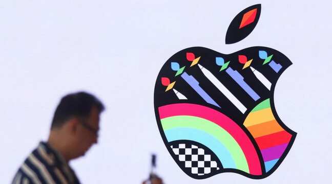 Apple gives iPhone designers rare bonuses of up to ₹3.8 cr to fight poaching: Report