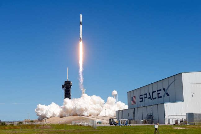 Investors buy SpaceX shares via loose markets, unsure if they actually own them ahead of IPO